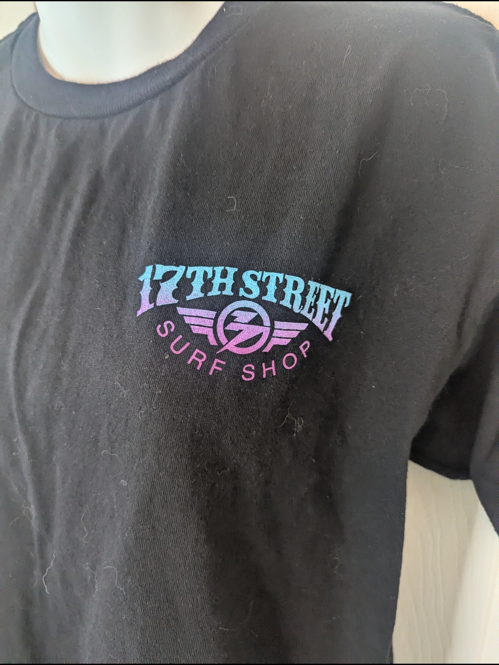 17th Street Surf Shop Graphic Tee Medium M Black Retro Lightning Bolt Wings - Picture 2 of 7